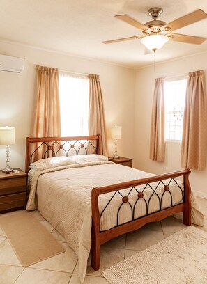 3 Schlafzimmer, Schreibtisch, Bügeleisen/Bügelbrett, kostenloses WLAN