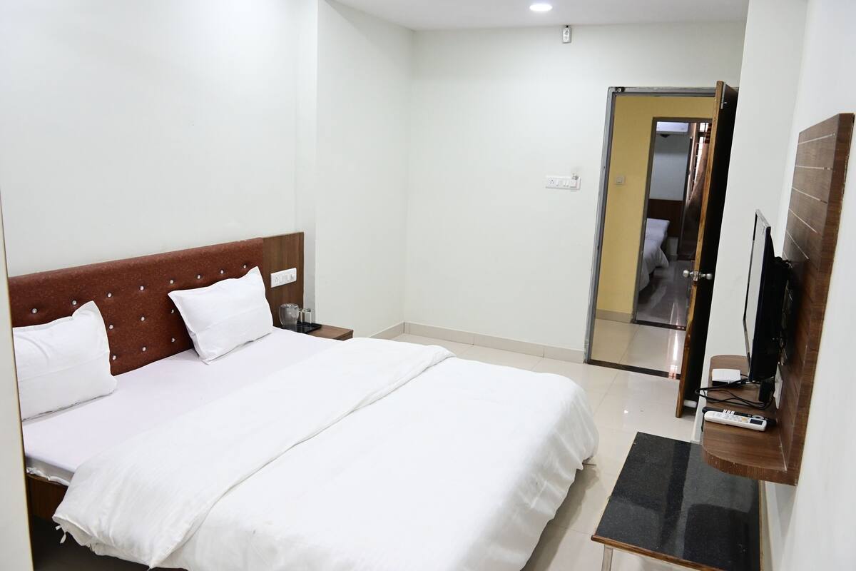 Deluxe Room | Bathroom