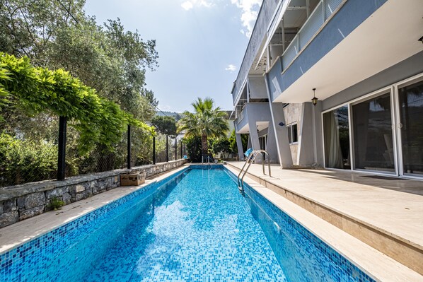 Außenpool (je nach Saison geöffnet)