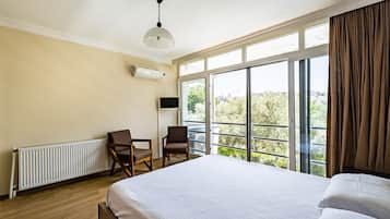 Basic Double Room | Bed sheets