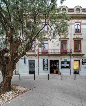 واجهة المنشأة