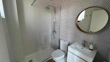 Dusche, Handtücher, Seife, Shampoo