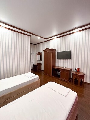 高级双床房 | 免费 WiFi