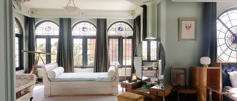 6 bedrooms, iron/ironing board, WiFi