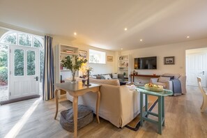 TV - The Coach House (R) (6), Ringstead, Norfolk (Ringstead)