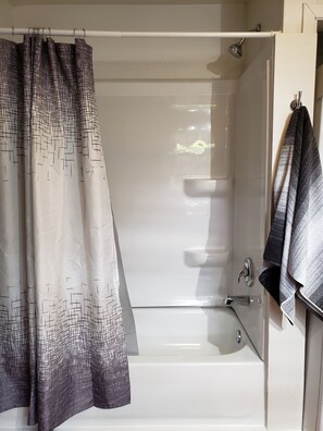 Handtücher, Seife, Toilettenpapier