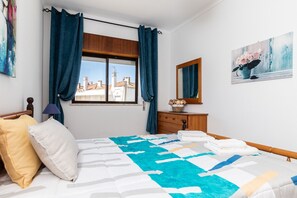 Iron/ironing board, free WiFi, bed sheets