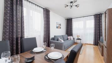 Apartment, 1 Bedroom, Balcony | Living room