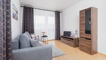 Apartment, 1 Bedroom, Balcony | Living room