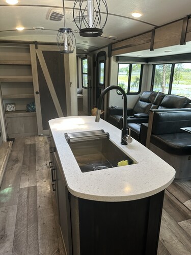 Lakefront Luxurious 38 ft Camper