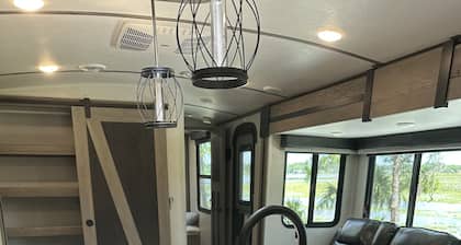 Lakefront Luxurious 38 ft Camper
