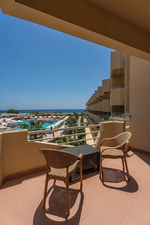 Family Room, 2 Bedrooms | 1 bedroom, premium bedding, free minibar, in-room safe