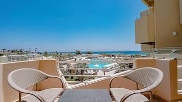 Ropa de cama de alta calidad y minibar con artículos gratuitos