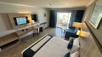 Honeymoon Room, 1 King Bed, Resort View | 1 bedroom, premium bedding, free minibar, in-room safe