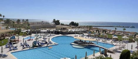 Chambre Standard, vue piscine