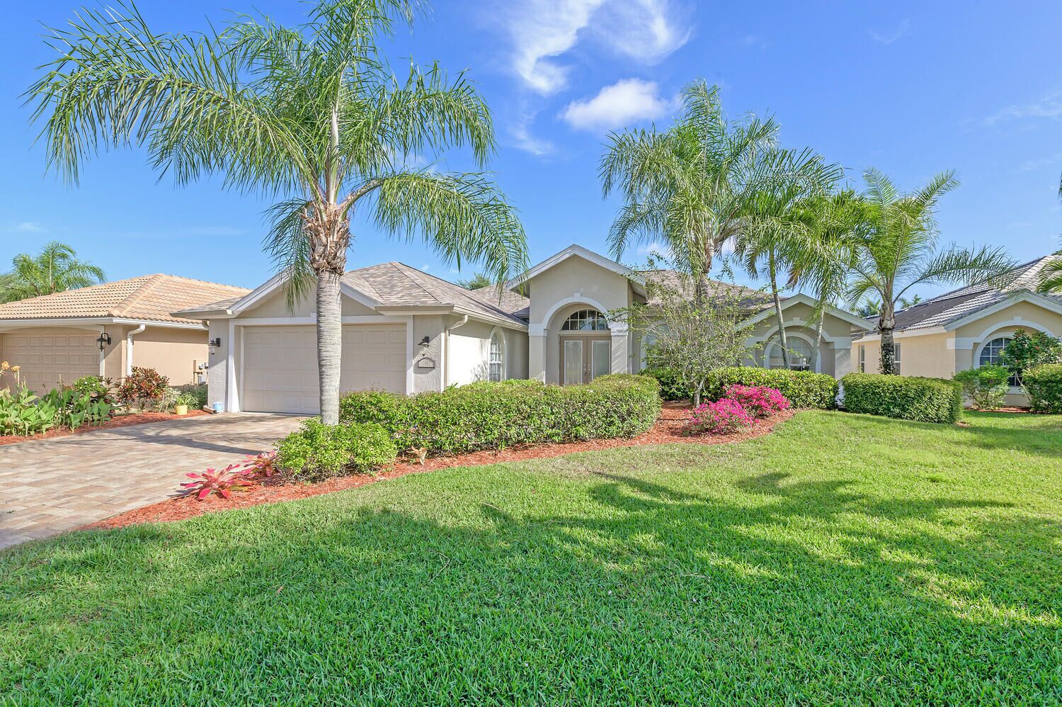 Briarwood 3 bedroom 2 bath home with gorgeous pool and outdoor area
