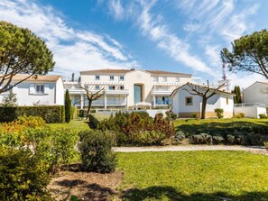 Exterior - Les Hautes Folies by Interhome (Vaux Sur Mer)