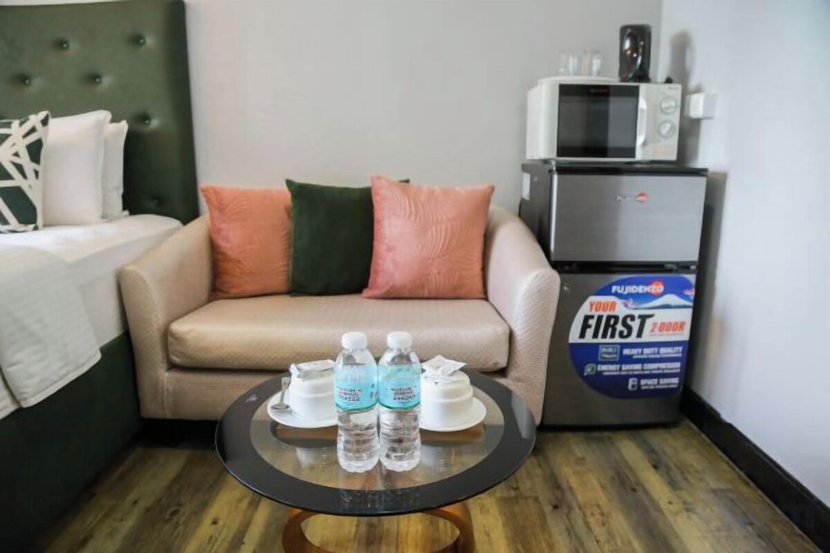 Living area | LCD TV, fireplace