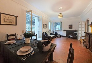 Casa, para fumadores | 5 habitaciones