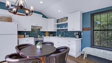 Fridge, oven, stovetop, coffee/tea maker