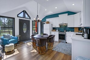 Fridge, oven, stovetop, coffee/tea maker - Terlingua at the Bend I Wimberley, seclusion, views (Wimberley)