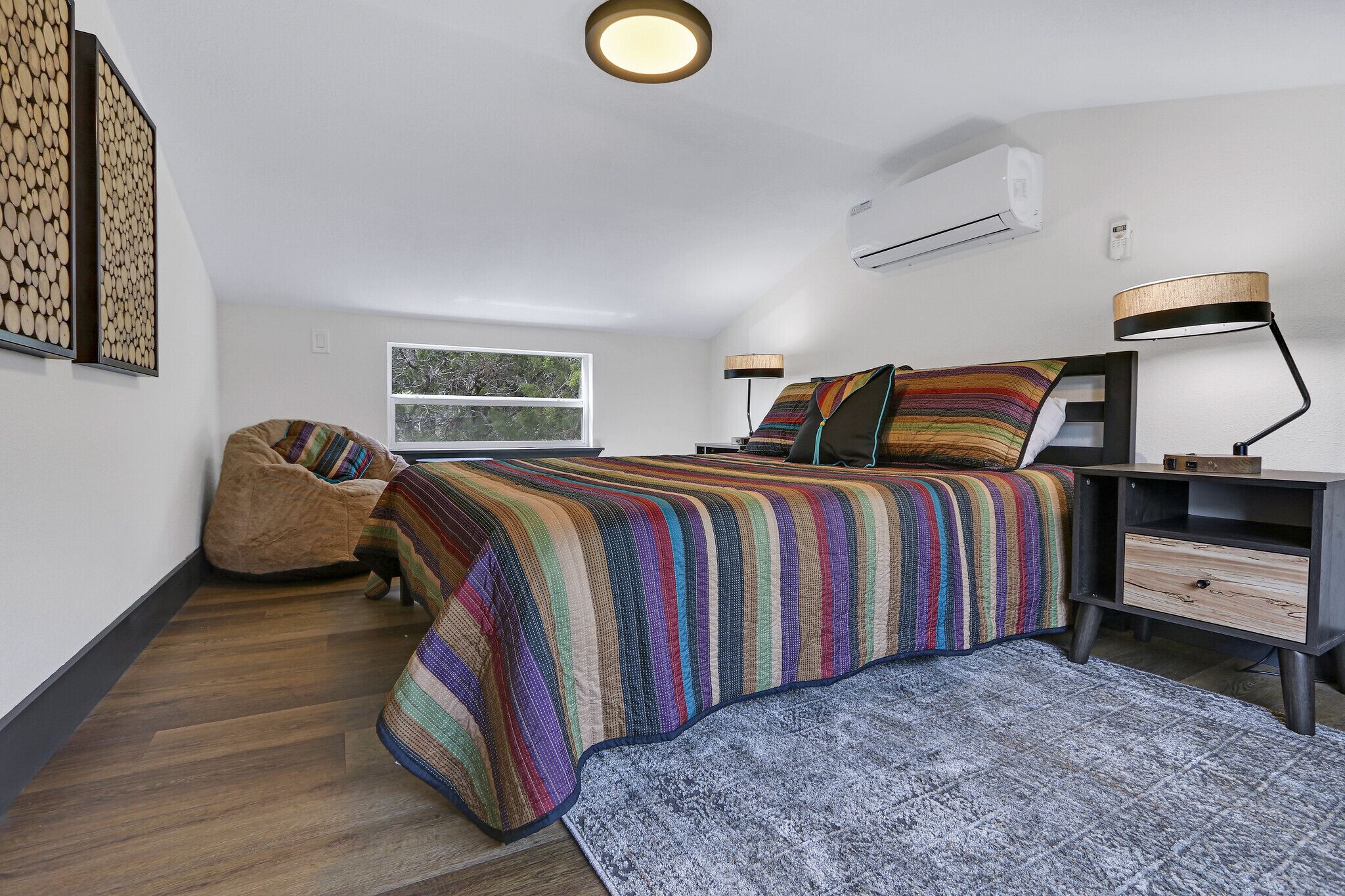 2 bedrooms, bed sheets