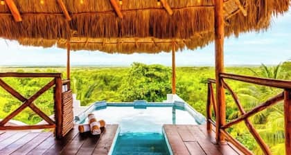 Walk to Beach! Rooftop Jacuzzi, Jungle Views, Pool
