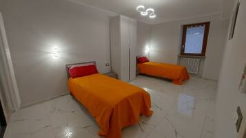4 bedrooms, free WiFi, bed sheets