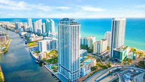 Exterior - Luxury 1 Br| Front Intracoastal | Balcony |Pools (Hollywood)