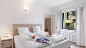 Family Apartment, 1 Bedroom, 2 Bathrooms (Serenata 6) | 1 bedroom, bed sheets