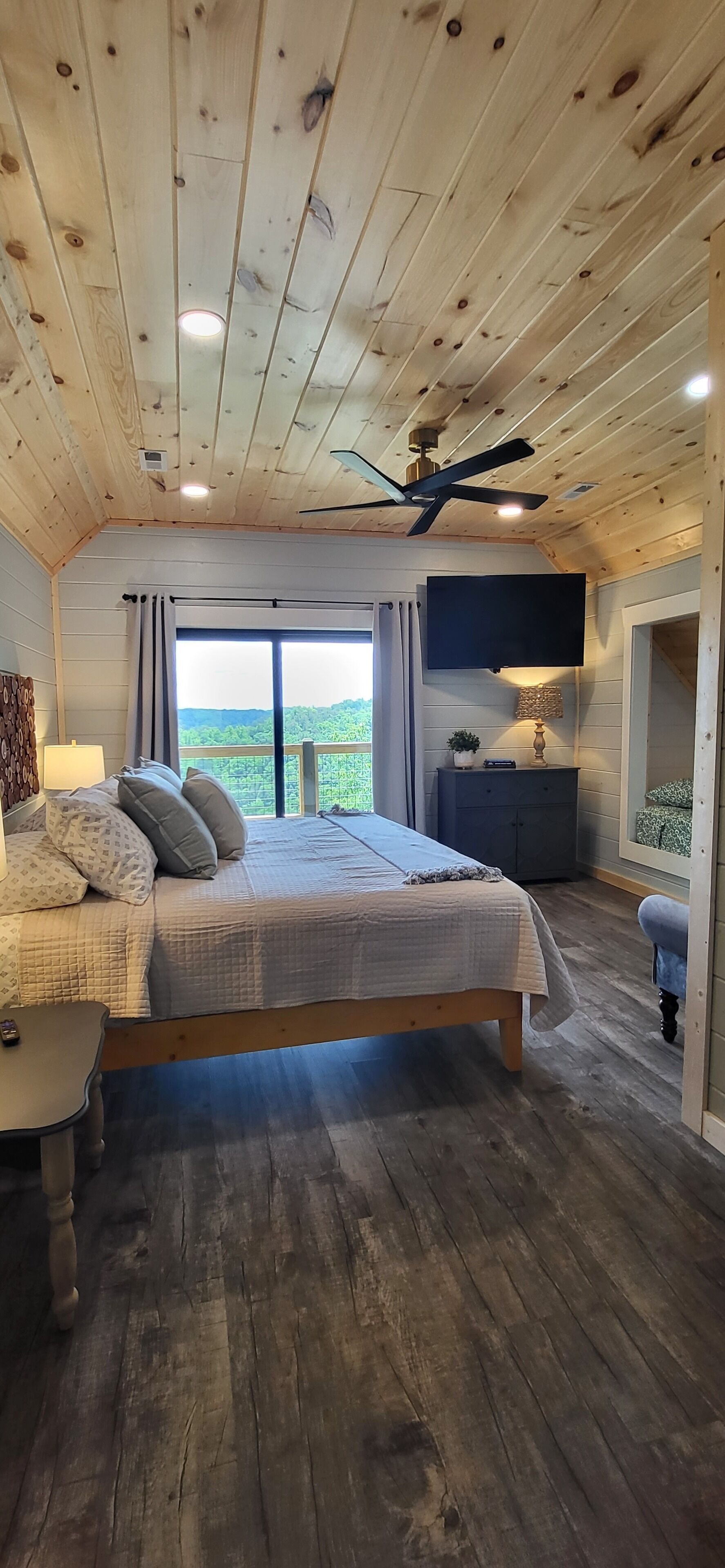 5 habitaciones, escritorio, wifi gratis y ropa de cama 