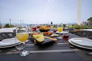 Outdoor dining - Ultimate Luxury Paradise Villa In Paros (Paros)