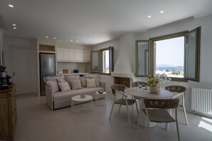 45-inch Smart TV with digital channels, TV, fireplace - Ultimate Luxury Paradise Villa In Paros (Paros)