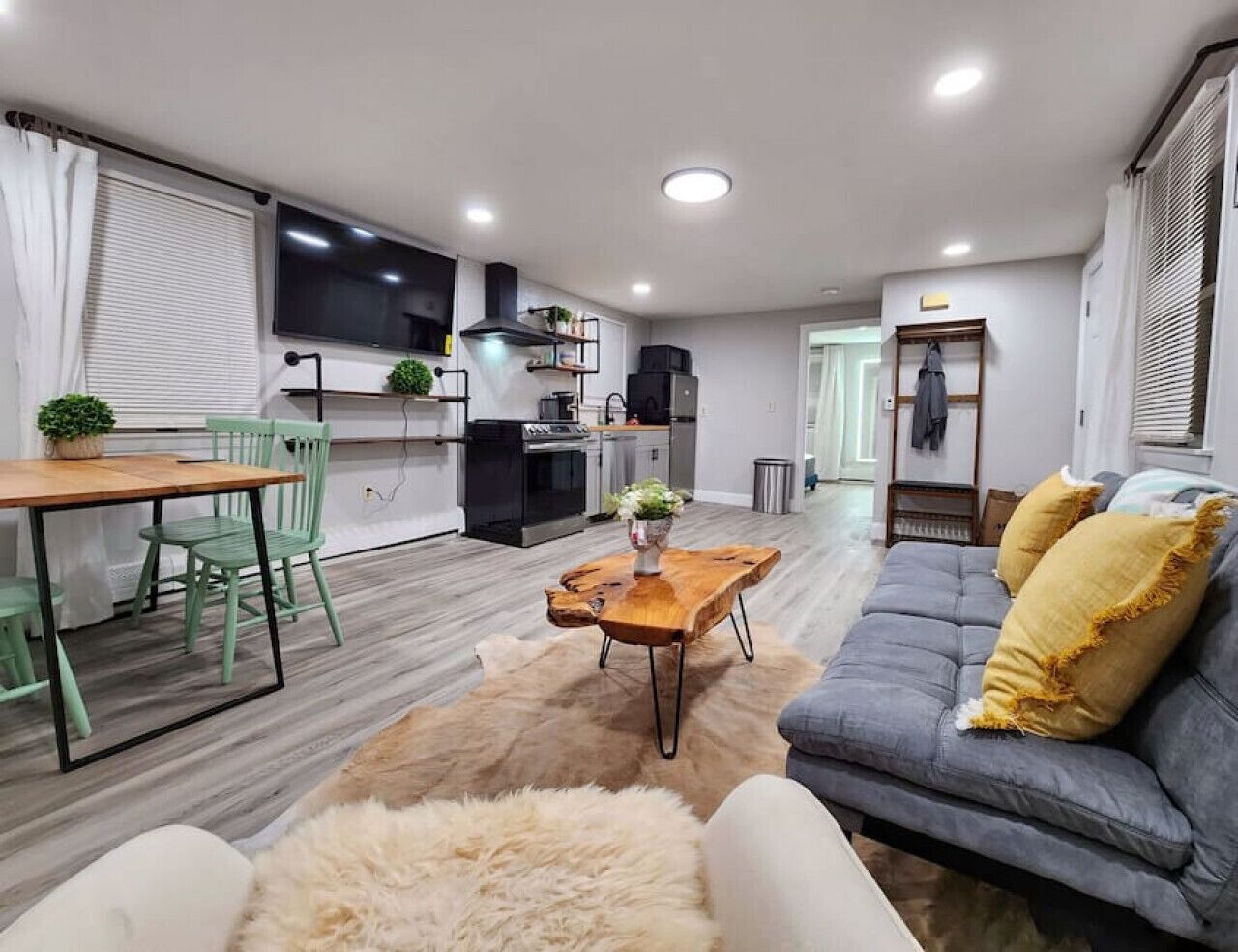 Artisan cottage near historic Revere Beach