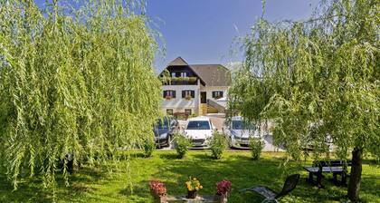 Haus Anna in RastovaÄa - Plitvicer Seen / Haus Anna in RastovaÄa - Appartement fĂŒr 2 Personen AP1