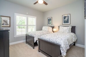 3 bedrooms, desk, iron/ironing board, travel cot