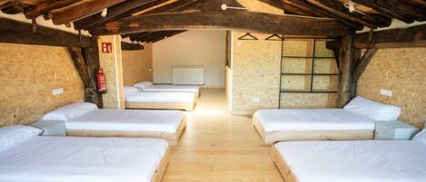 Habitación superior | 1 habitación, wifi gratis y ropa de cama