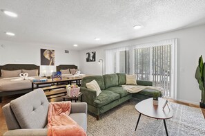 Een televisie en een kantoor