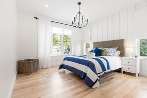 3 bedrooms, desk, iron/ironing board, free WiFi - Manivole - Luxueux Chalet 4 Chambres à Coucher Avec Magnifique VUE SUR LE Fleuve (Baie-Saint-Paul)