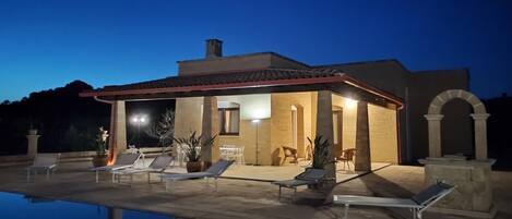 2 عدّة غرف نوم