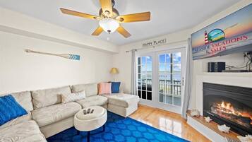 Télévision, cheminée