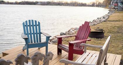 MINNeSTAY* Water's Edge Retreat