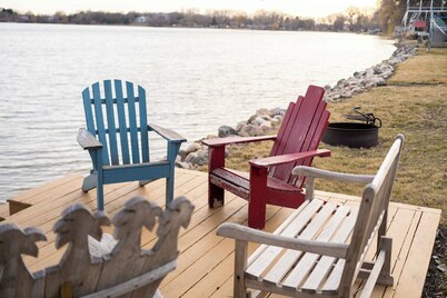 MINNeSTAY* Water's Edge Retreat
