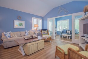 House, Multiple Beds, Kitchen, Beach View | Living area | 40-inch TV with cable channels - 718 Sea Dragon (Fripp Island)