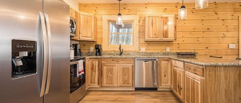 Nhà (4 Bedrooms) | Tiện nghi, dịch vụ nơi lưu trú