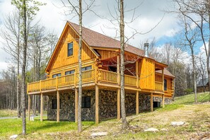 House (4 Bedrooms) | Property amenity - John's Place by Taylor Made Deep Creek (McHenry)