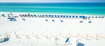 🌅 Snowbird Deal⛱️Walk to Beach- 2 Pools- Beautiful Townhome☀️