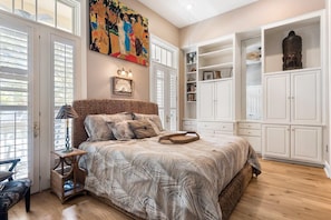 House, Multiple Beds, Balcony, Pool View (8 Mizzenmast Court)