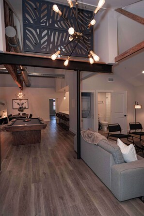 Luokittelematon kuva, 2 kautta 56, painike