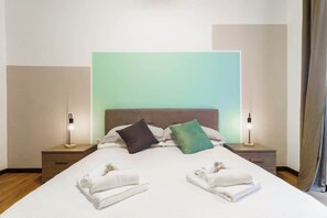 1 bedroom, iron/ironing board, WiFi, bed sheets - Renovated Home Near the Colosseum (Roma)